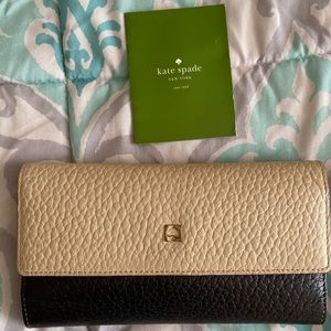 Kate spade wallet. Mint condition